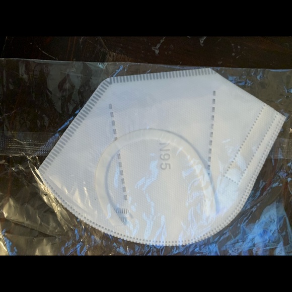 New Unopened Eddie Vedder N95 Face Mask - Picture 3 of 4